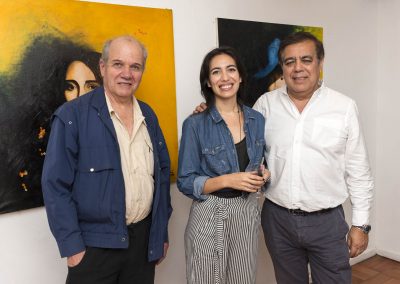 Exposición Mujeres y sus Ropajes
